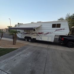 2003 Rage'N 30-5G (National RV) 5th Wheel 