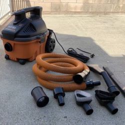 Ridgid 4 Gallon Wet/ Dry Vacuum