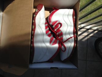05 Jordan retro 10 cherry size 10.5