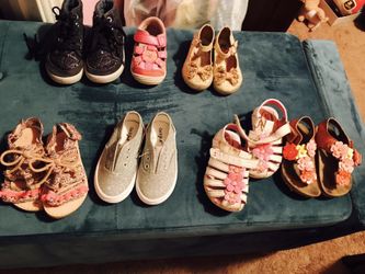 5cada uno y $8 los tenis