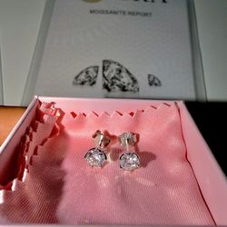 Moissanite Stud Earrings × 1 Silver / 0.5 CT