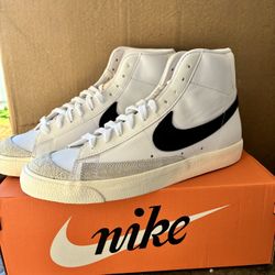 Men’s Nike shoes 9 1/2