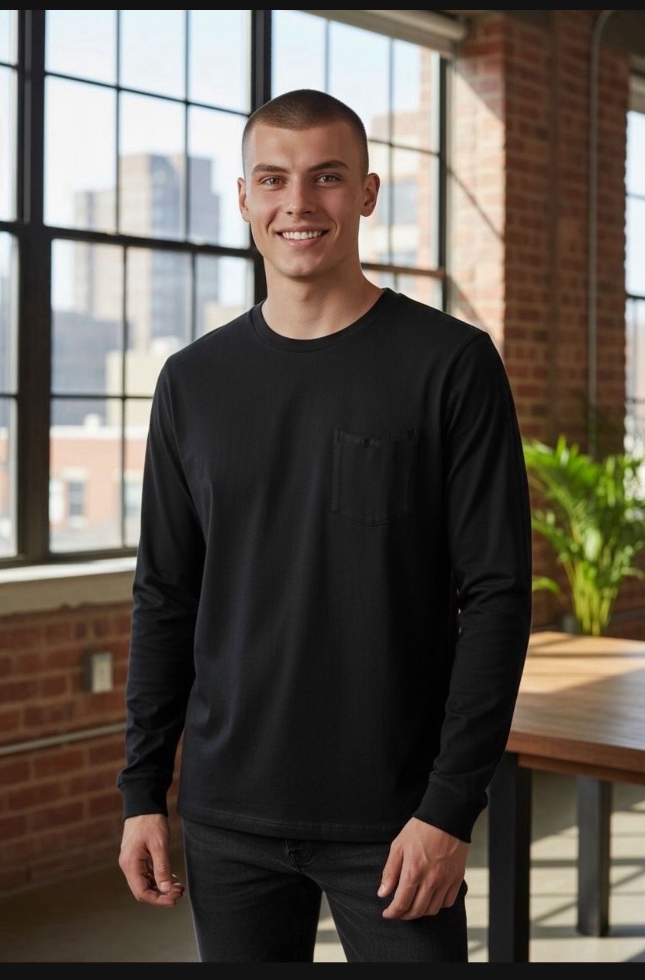 Vineyard Vines Men's Long-Sleeve Blank Pocket T-Shirt in black,