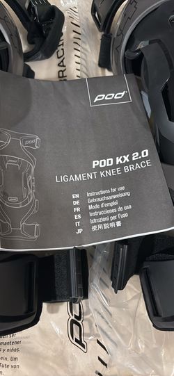 POD moto knee braces