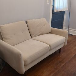 Everly Quinn Hessville Sofa 57.8" Velvet Round Arm Loveseat