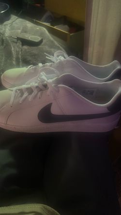 Nike court royale