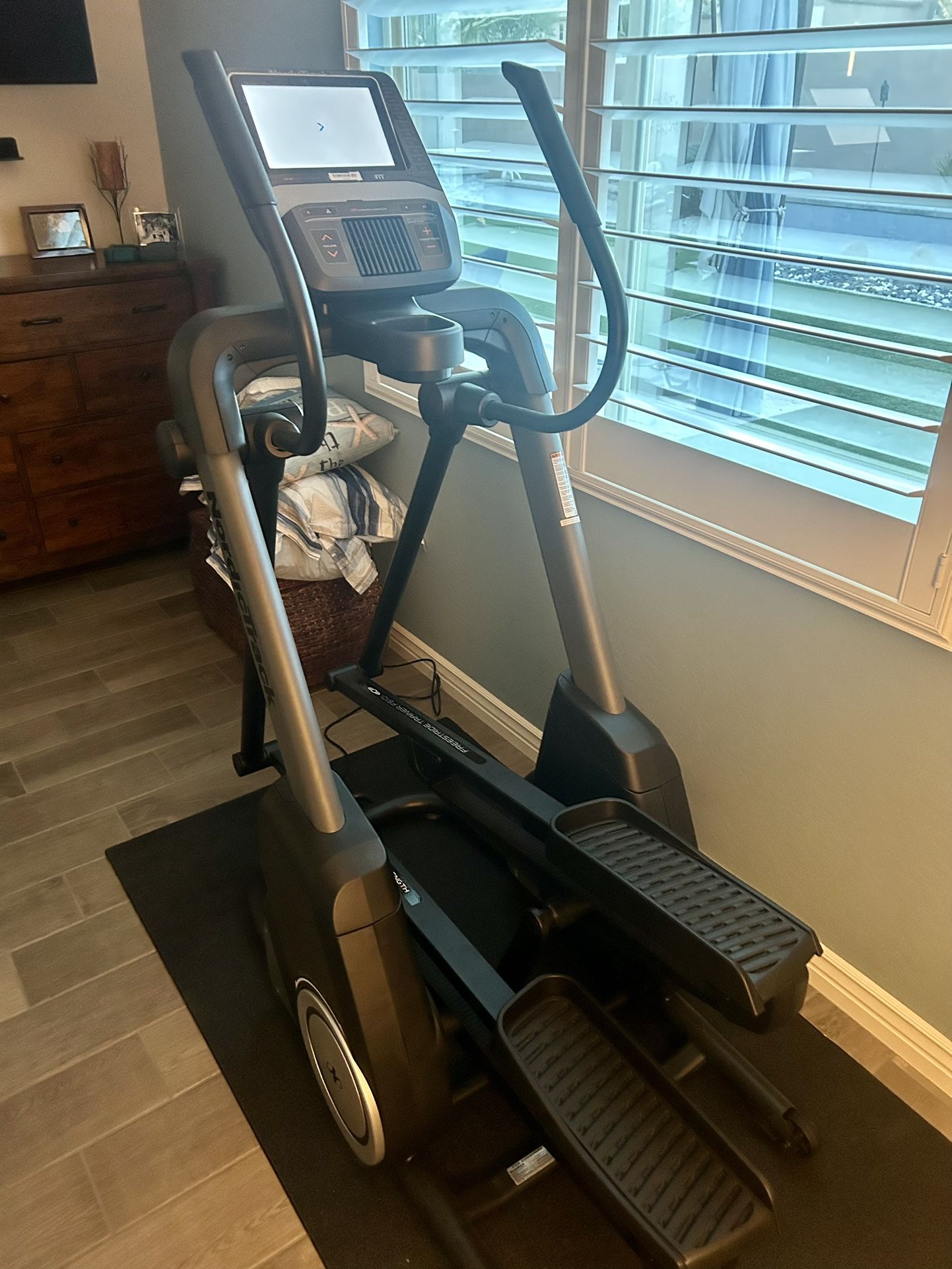 Brand New NordicTrack FS10i Elliptical