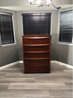 Wooden Tall Dresser with 5 Drawers