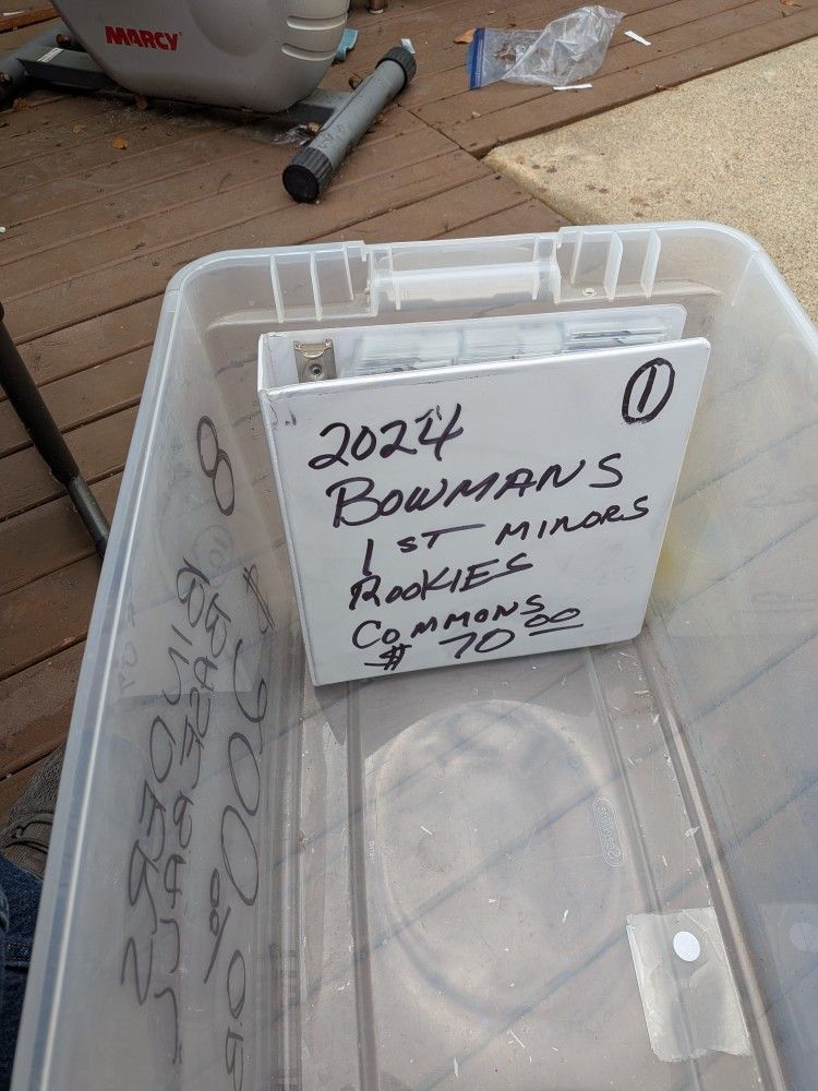 New Price Binders Of Baseball Cards