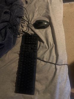 Wired Keyboard and Mouse Combo mouse comes with sides buttons, both light up!!!