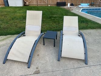 (2) Patio Lounge Chairs (read description)