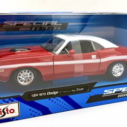 Maisto 1:24 Scale Diecast Model Car - 1970 Dodge Challenger R/T Coupe