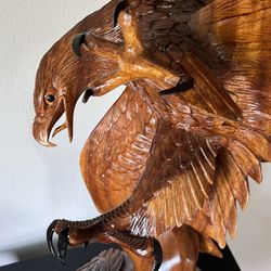 wooden handcrafted eagle sculpture 