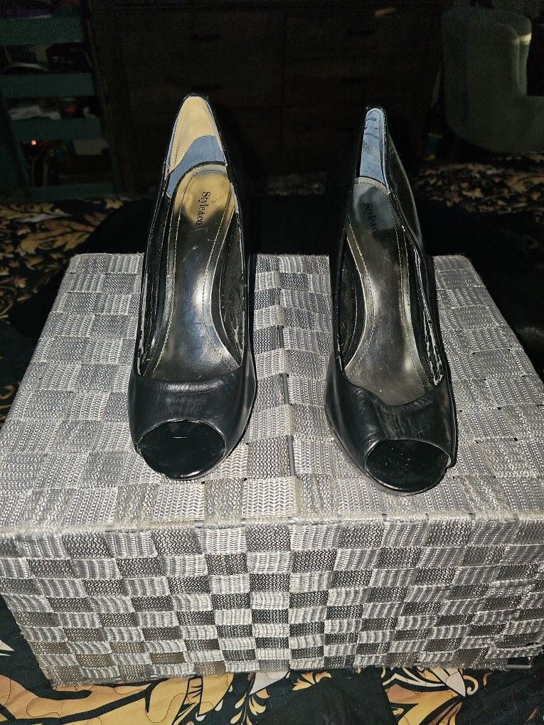 Woman's Heels 7 1/2