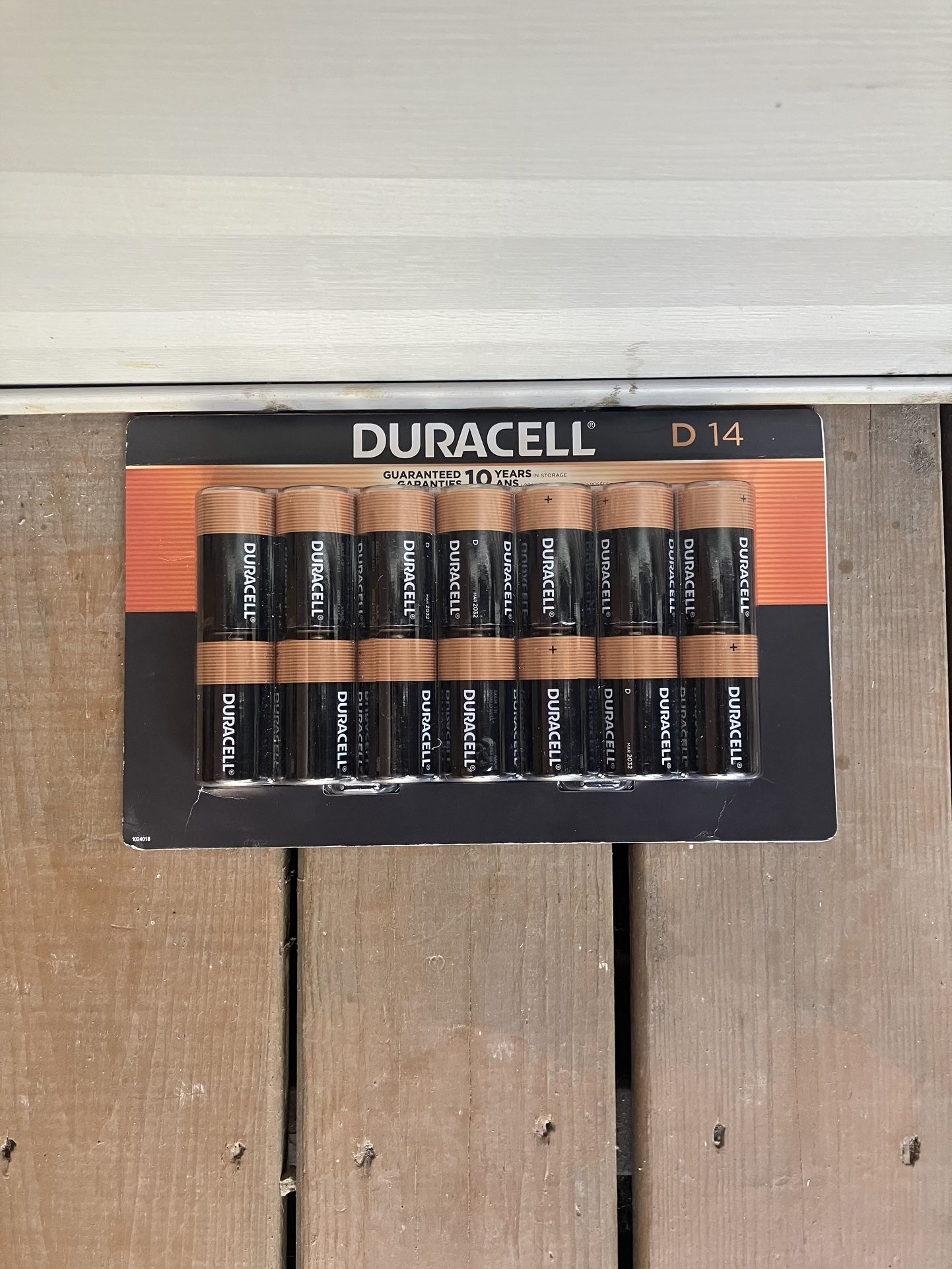Duracell D Alkaline Batteries 14 Pack - Expiration March 2032