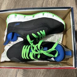 Brand new With Box Boys kids Shoes reebok Size 4M