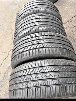 🔆 235 55 R 20 vendo llantas usadas marca Michelin