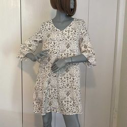 Woman dress size small new but no label