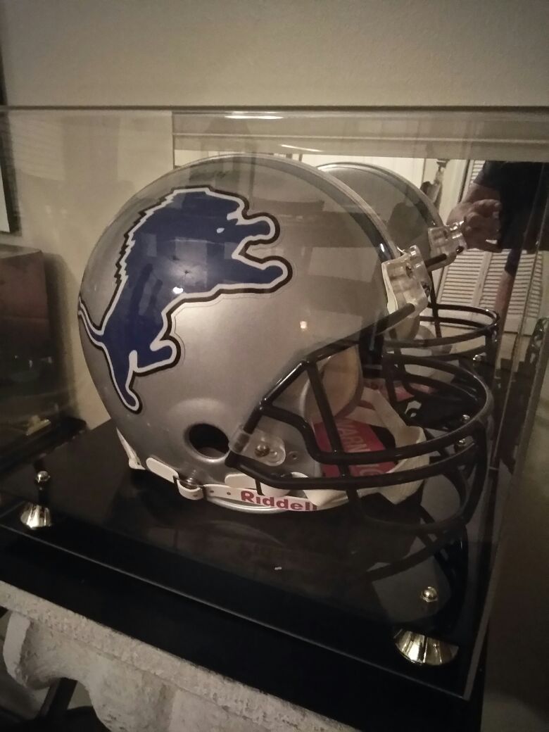 Detroit lions Kevin Jones authentic signed pro line riddell helmet in mirrored case with JSA certificate of authenticity