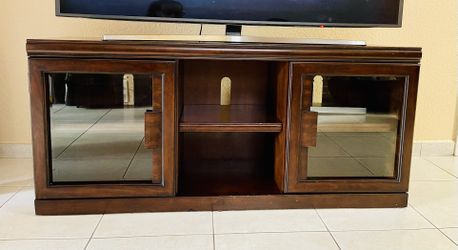 TV Stand/ Mueble para Televisor