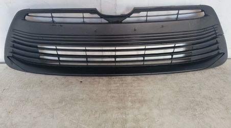 2023 2024 TOYOTA COROLLA LE  LOWER GRILLE OEM