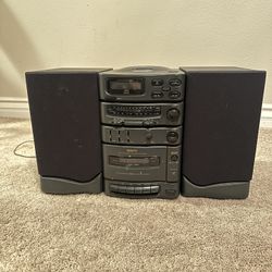 GPX model S7061 cd and cassette player with Radio and 2 Gran Prix Speaker