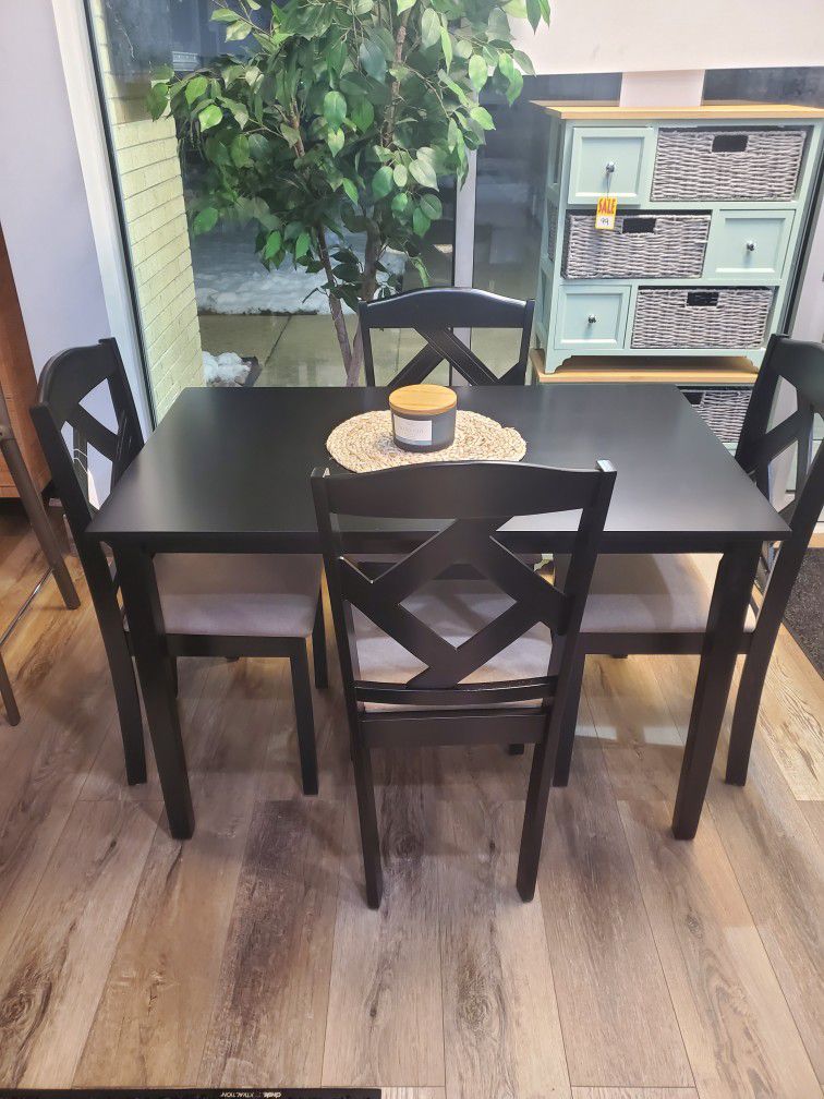 5 Pc Black Dining Set With Cushion Seats (NEW)
