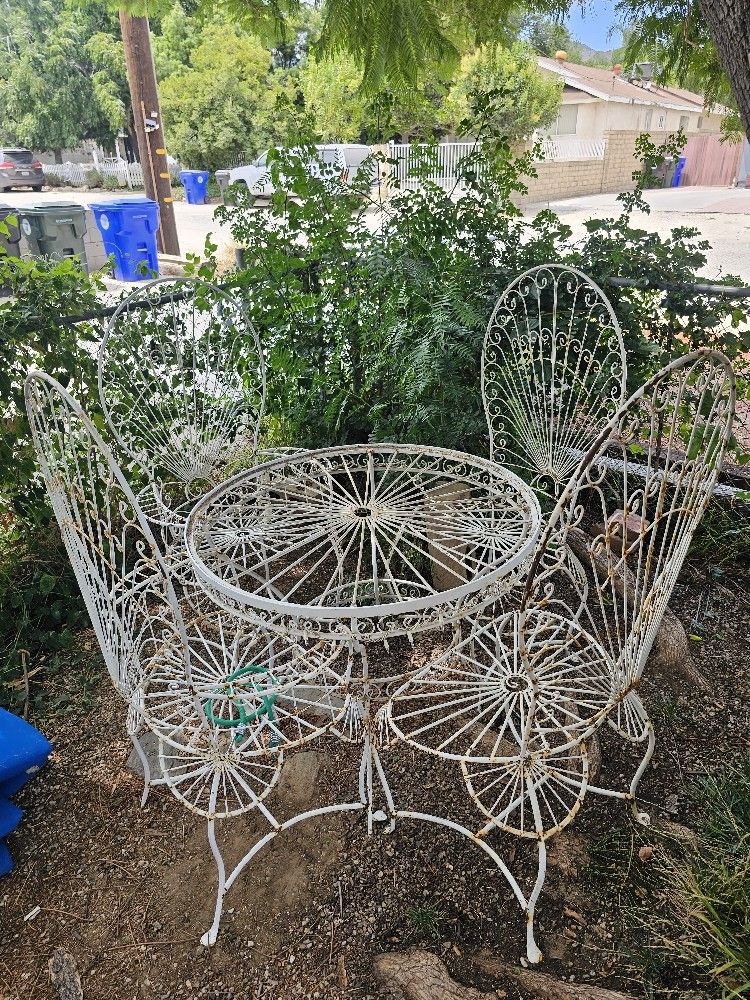 Vintage Iron Outdoor Table Chair Set