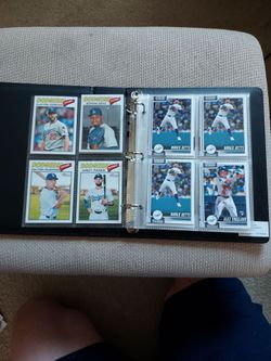 2025 & 26 Dodgers 61 Card Lot w/Album