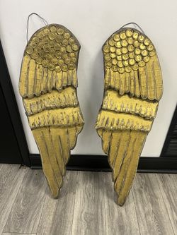 Wooden Wings Wall Decor