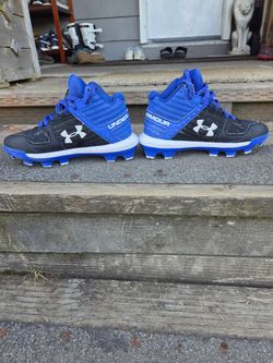 Size 2Y Boys Baseball Cleats