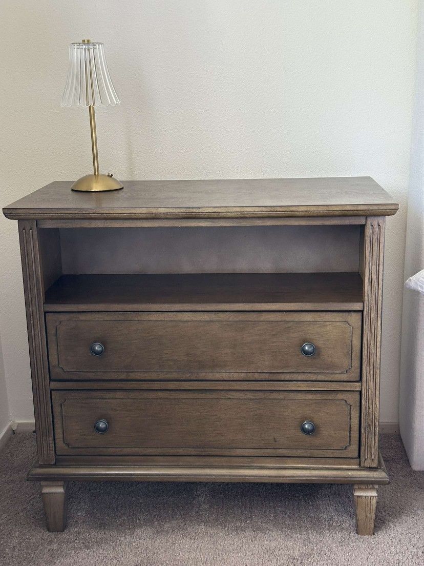 Nightstands with Built-in Outlets and Solid Wood Legs and Open Shelve (Set of 2)