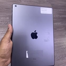 iPad 7th Gen 32GB cellular unlocked available on sale