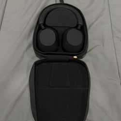Sony XM5 