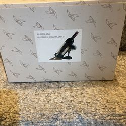 Wine Glittered Shoe Holder (new) 4.5”