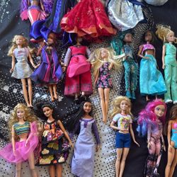 BARBIES 