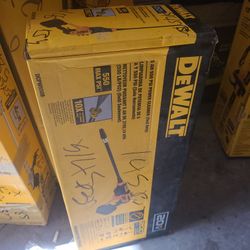 DEWALT 20-Volt 550 PSI, 1.0 GPM Cold Water Cordless Electric Power Cleaner with 4 Nozzles (Tool-Only)