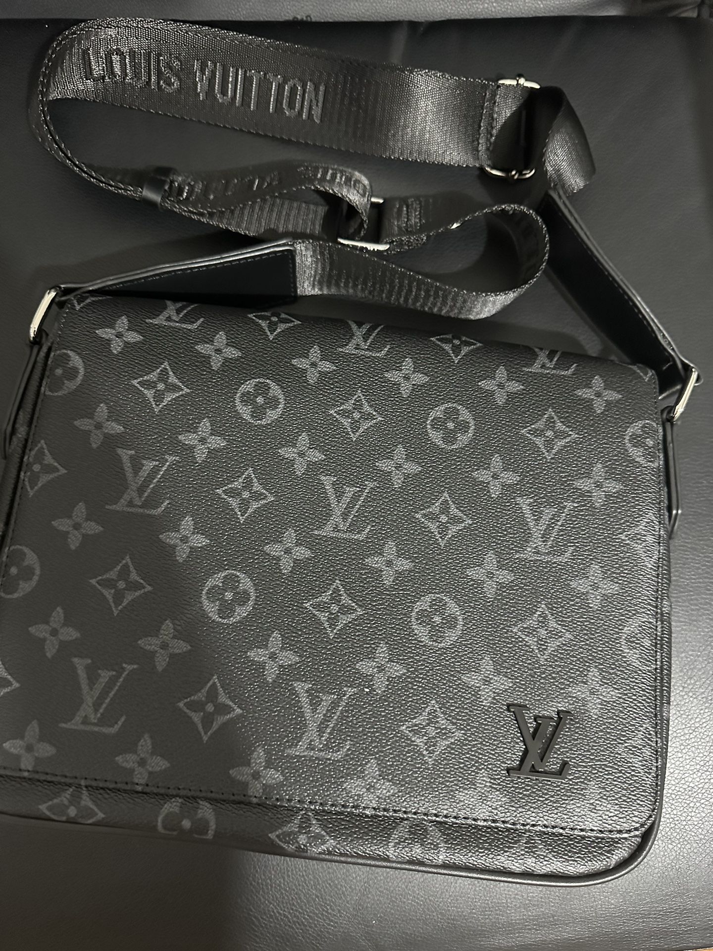 Louis Vuitton Messenger Bag NEW