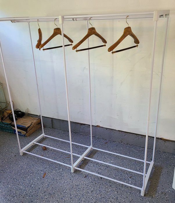 Portable Wardrobe/Clothes Hanging Rack