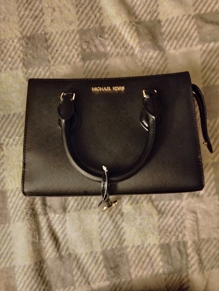 Michael Kors Sheila Medium Satchel 
