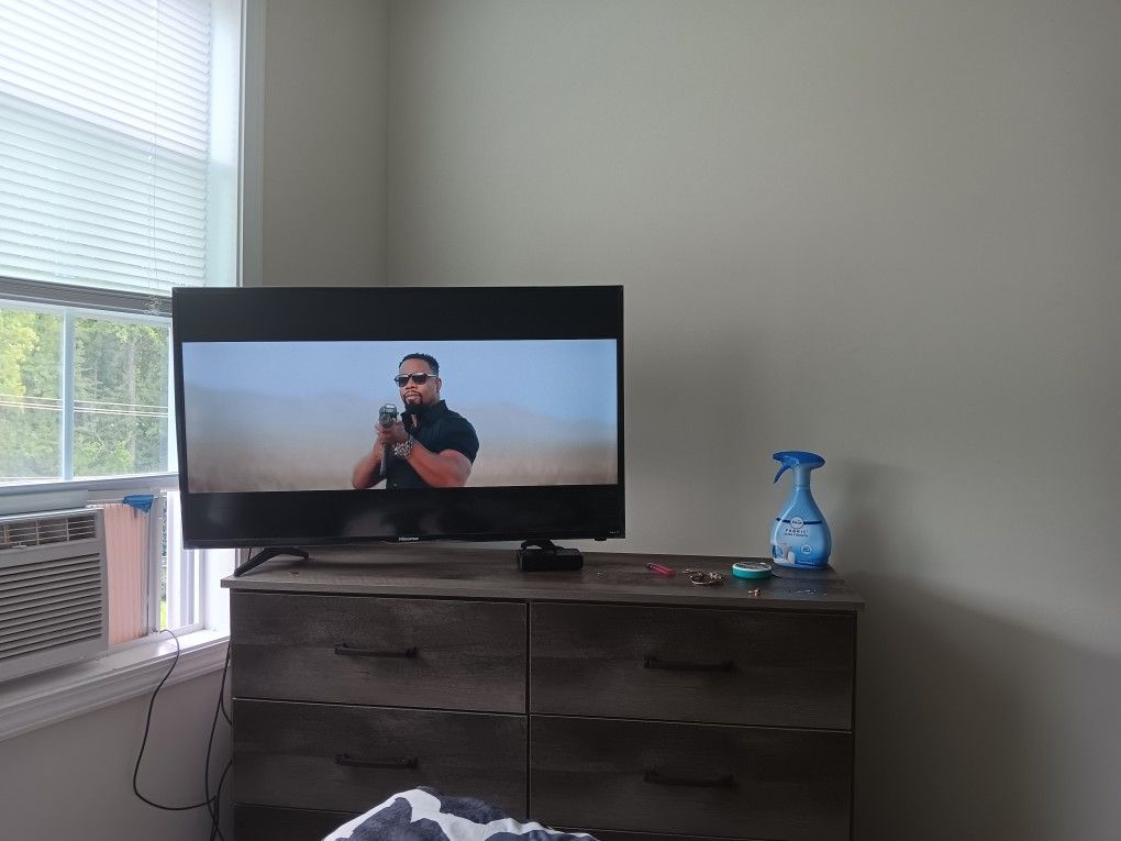 53" Hisense TV Good Condition