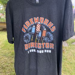 “Fireworks Director I Run, You Run” Men’s Size XL July 4th T Shirt 