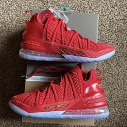 LeBron 18 X-Mas In LA