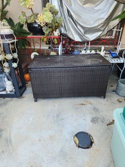 Patio joy  storage box great condition..