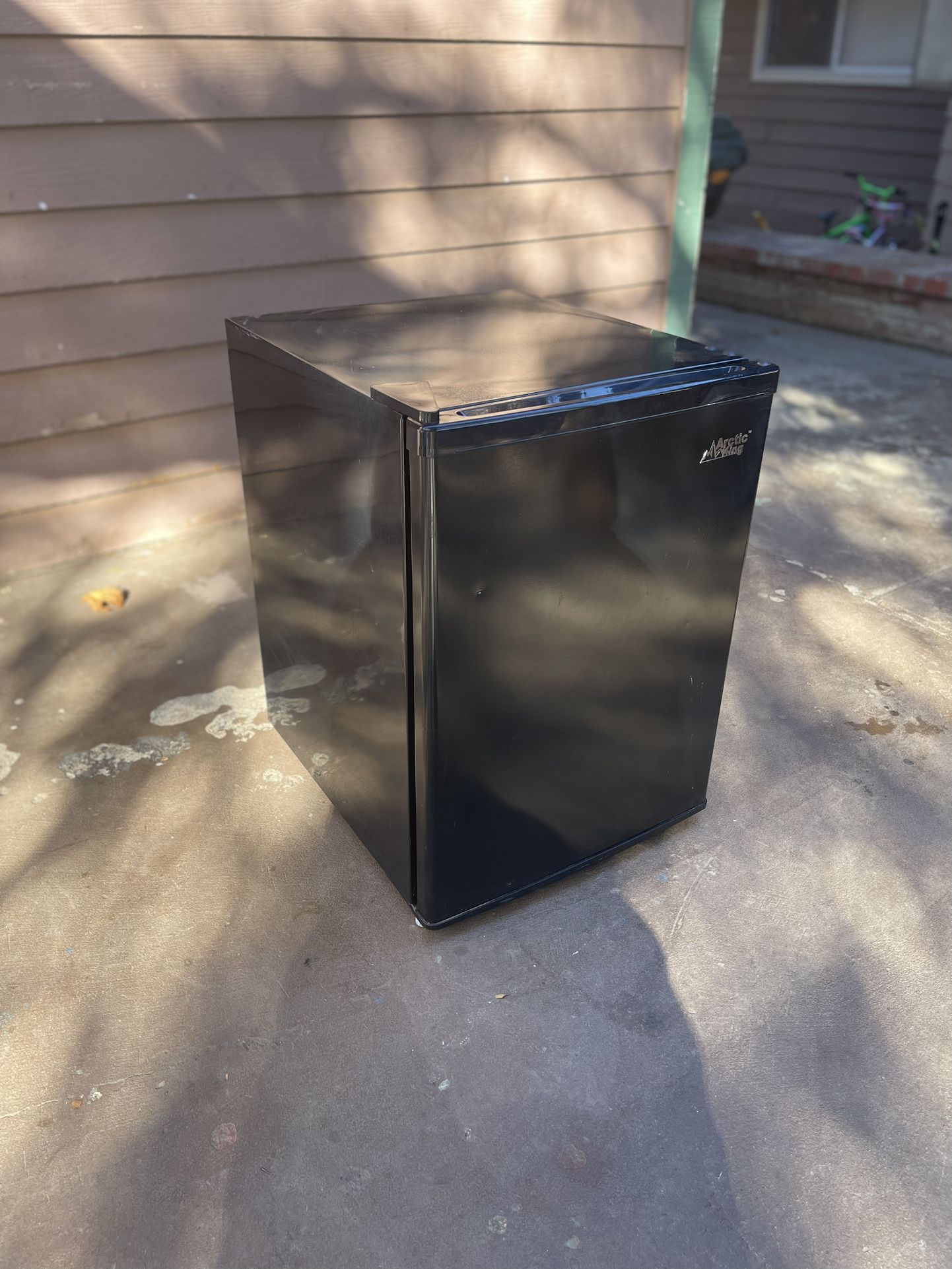 Arctic King Mini Fridge 