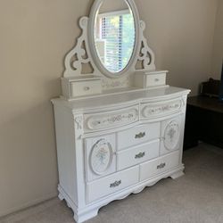 ACME Furniture Flora White Dresser with Mirror 