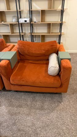 2 twin twead square chairs (catty not included)