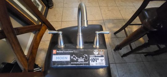 Moen Display Set