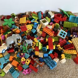 6 lbs Variety Lego Duplo -  (Zoo, Animals, & More) - Clean & Excellent Condition