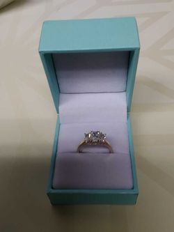 Women's Ring - Yellow Gold 14k (.585) 2.2 grams Size 7.5